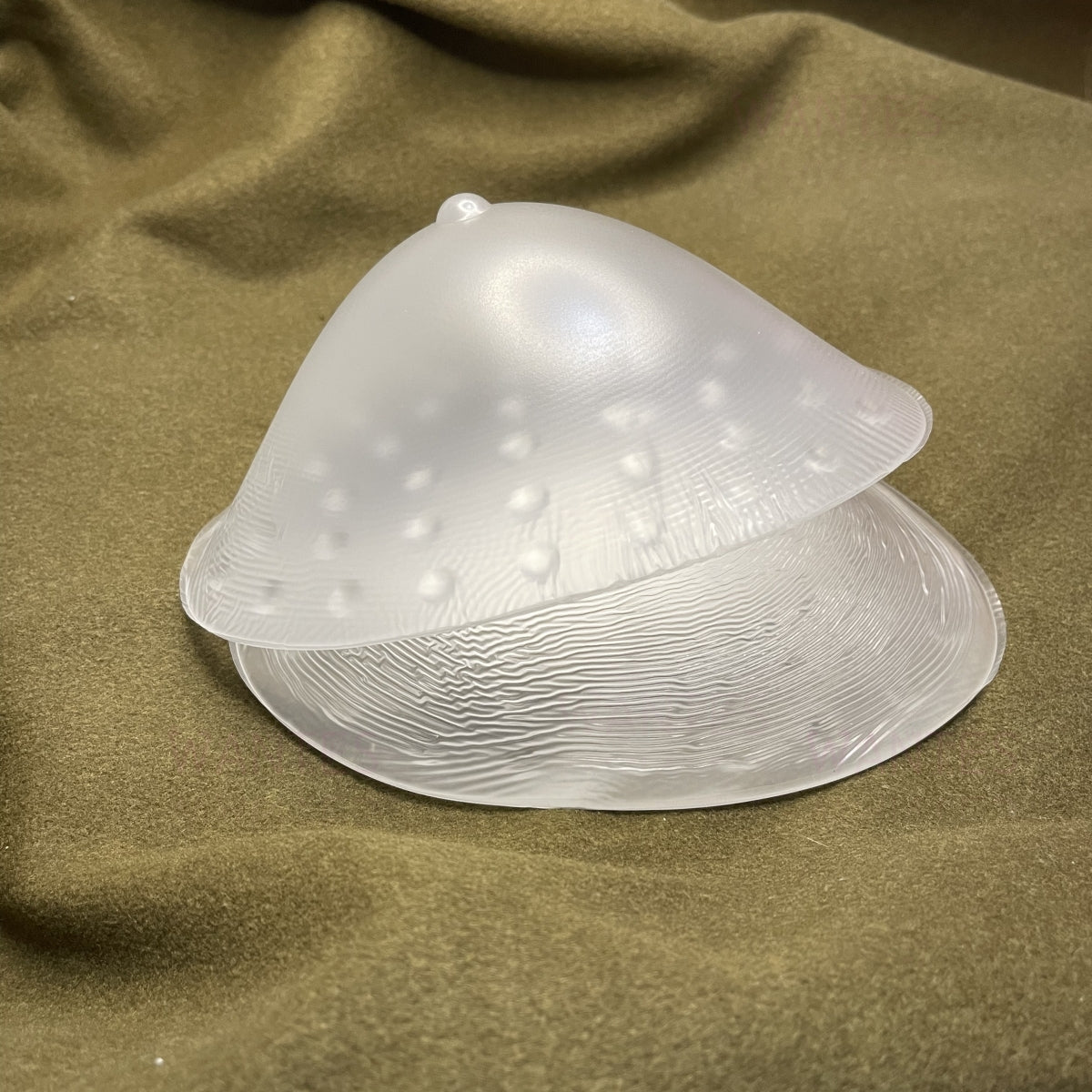 Single Piece Breathable Triangle Pearl Particle Breathable Clear Breast Bra Pads