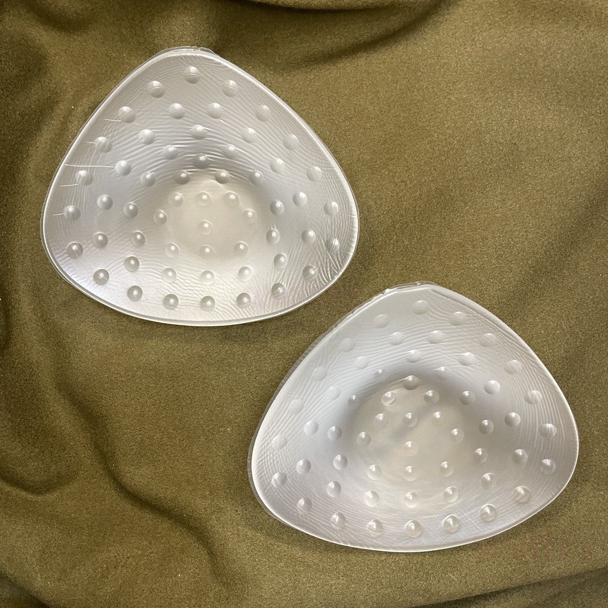 Single Piece Breathable Triangle Pearl Particle Breathable Clear Breast Bra Pads